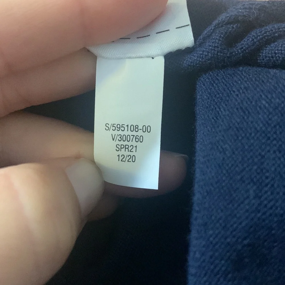 Banana Republic Factory Washable Forever Crew-Neck Cardigan - Navy - NWT - Picture 4 of 4